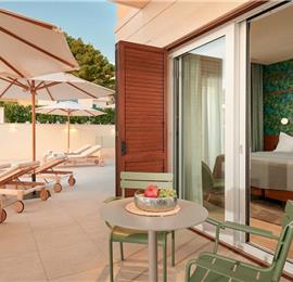 5 bedroom villa with infinity pool and sea views Hvar Town, sleeps 10